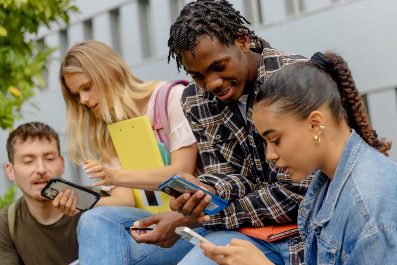 The Phone Epidemic in High Schools: Why Teachers Are Quitting in Frustration